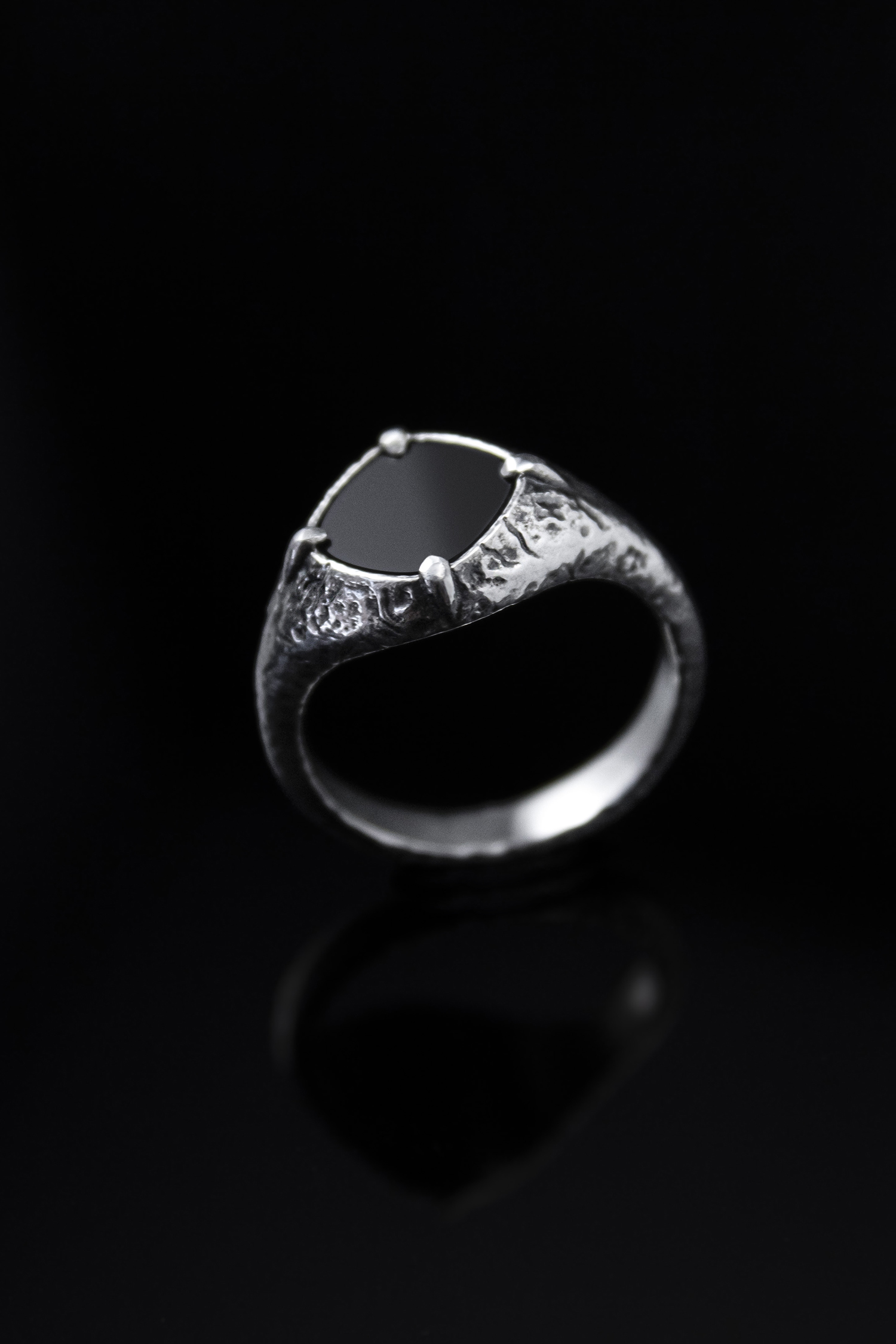 OSKURA Siegelring aus schwarzem Onyx