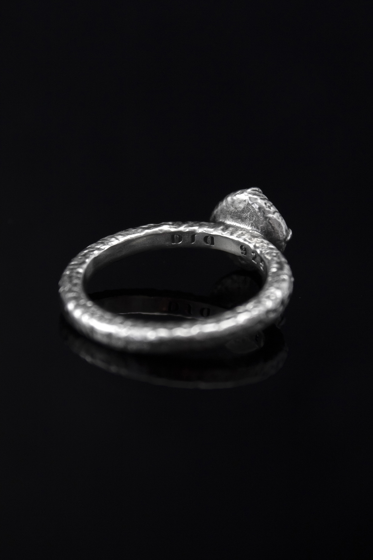 OSKURA Solitär Ring aus schwarzem Onyx