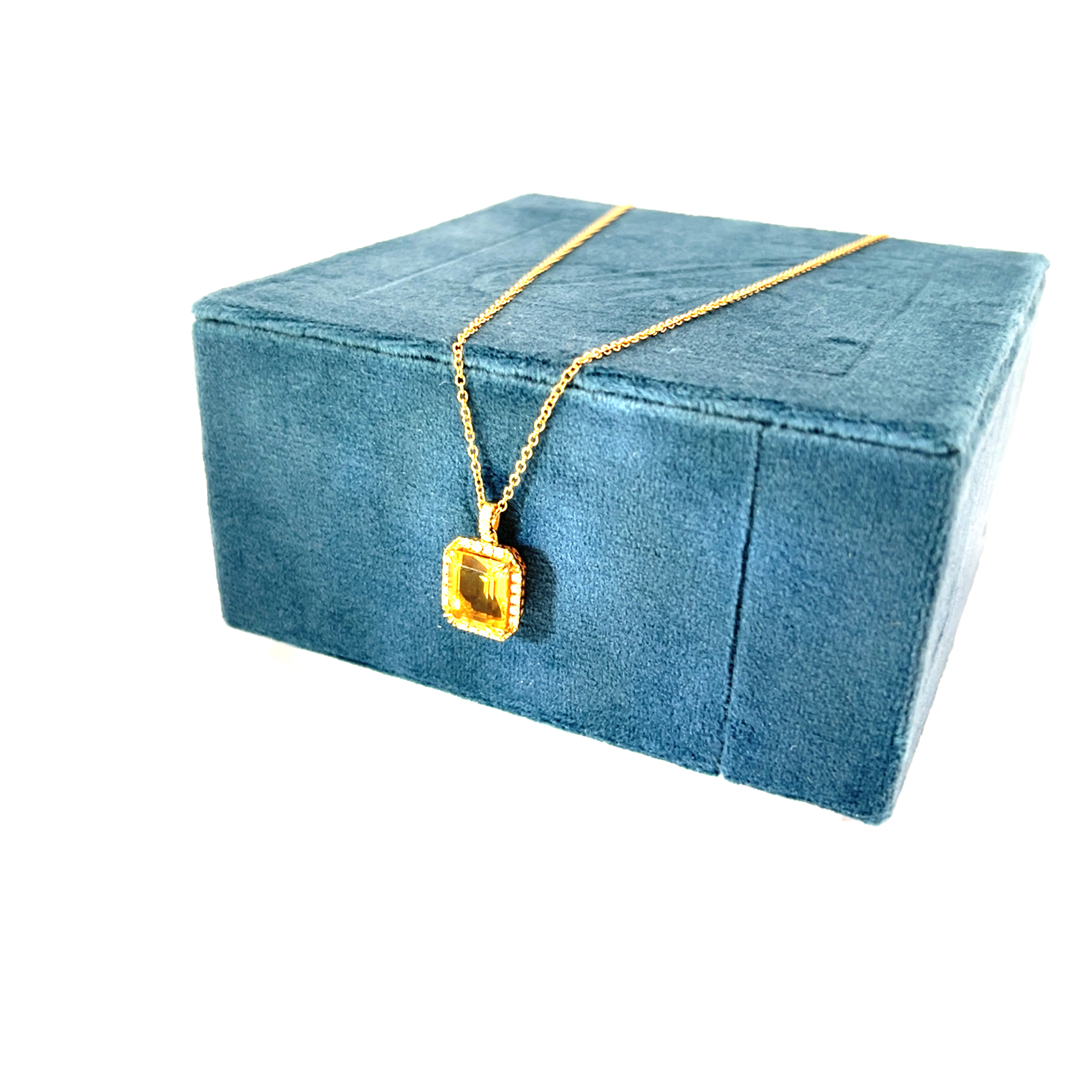 Collana in oro giallo e pendente con citrino e diamanti  Ticchi Gioielli  Collana in oro giallo e pendente con citrino e diamanti  Ticchi Gioielli