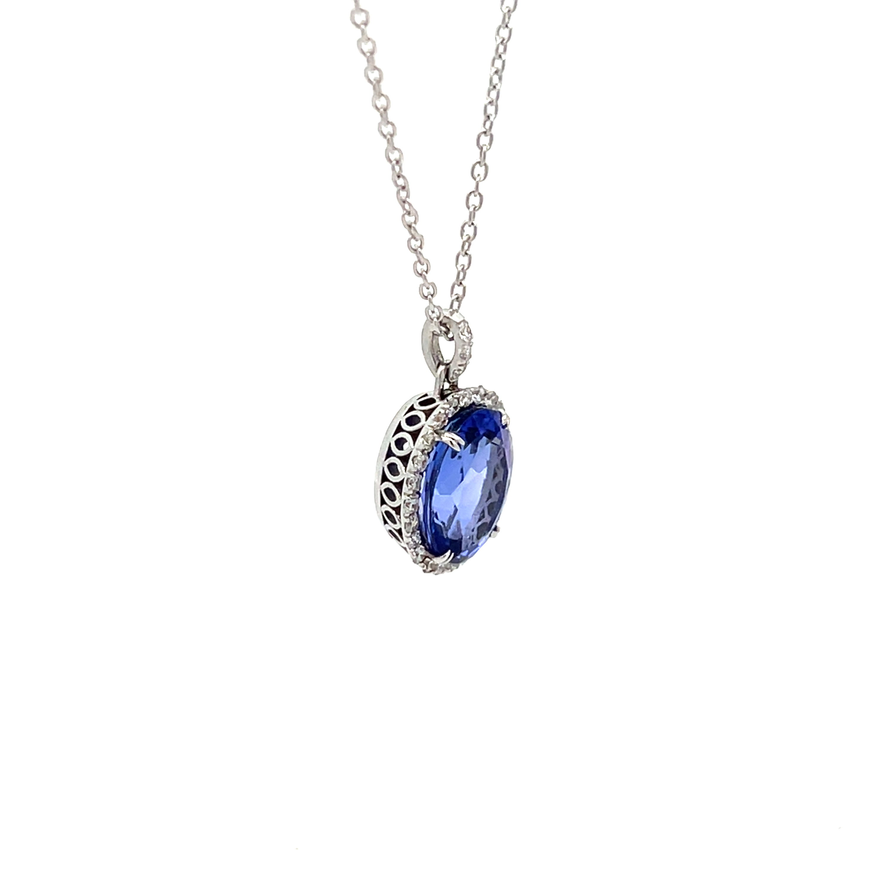 Collana in oro bianco e pendente con tanzanite e diamanti  Ticchi Gioielli   Collana in oro bianco e pendente con tanzanite e diamanti  Ticchi Gioielli