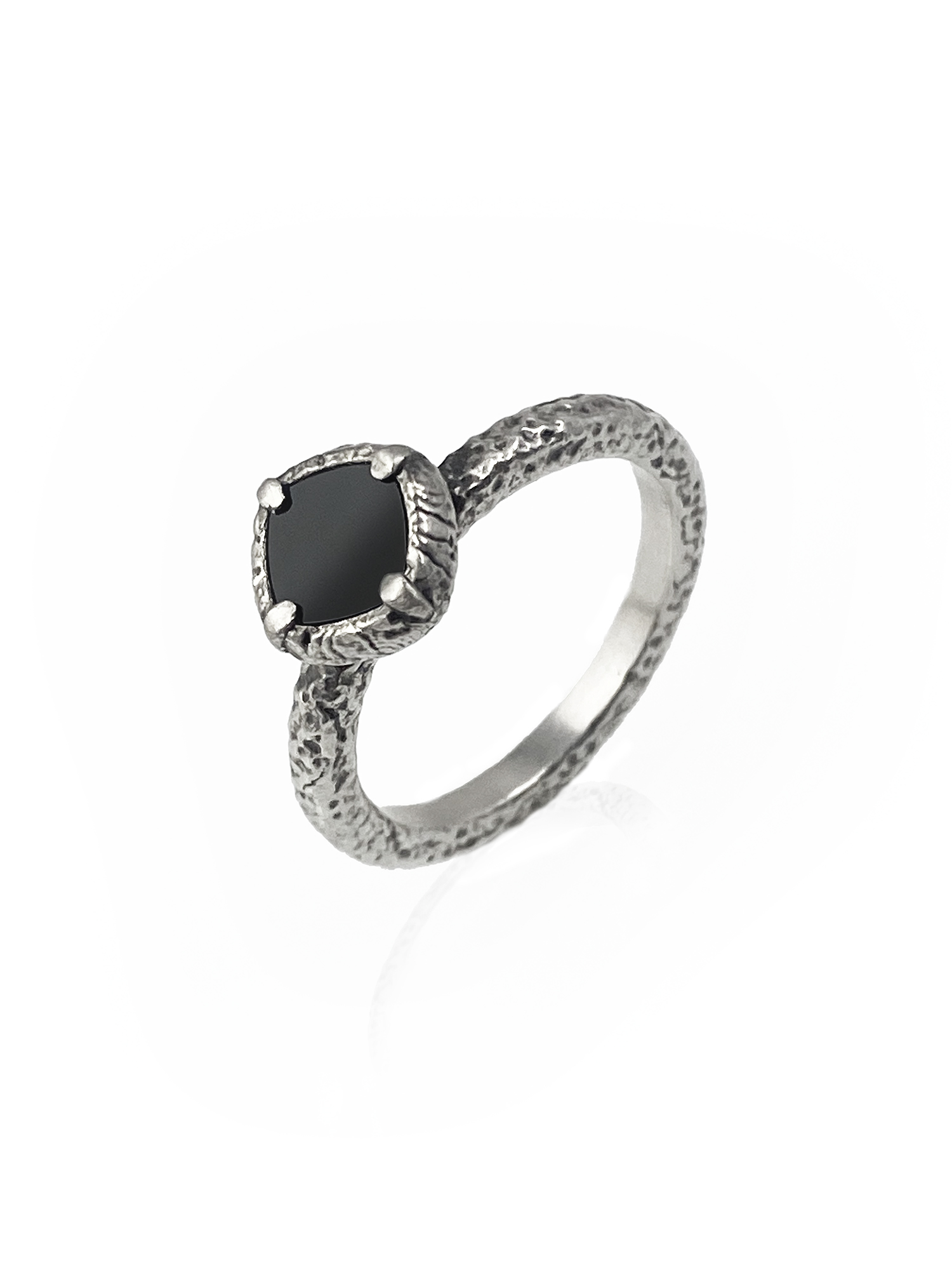 OSKURA Solitär Ring aus schwarzem Onyx
