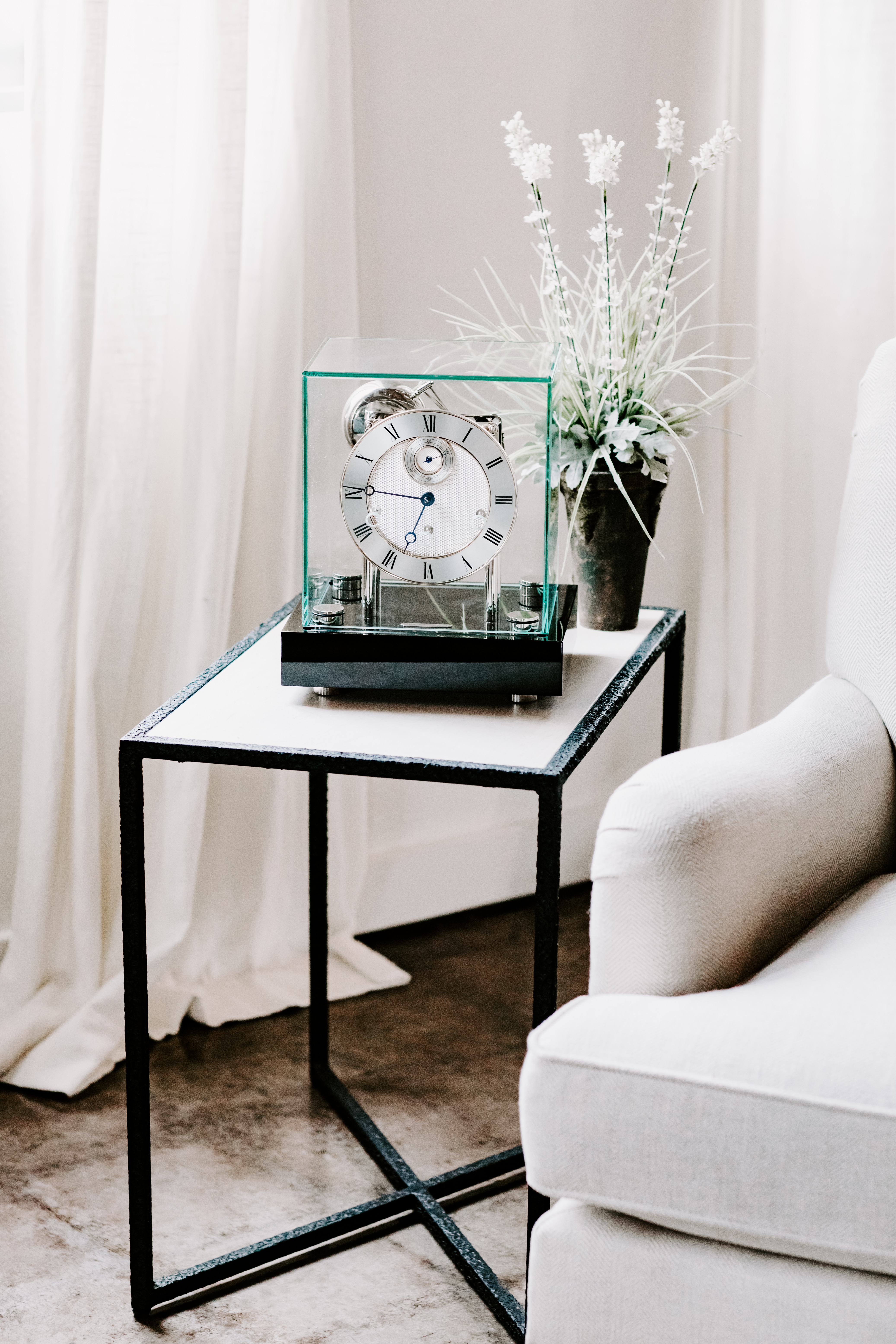 Orologio Hermle da tavolo 22801-740352