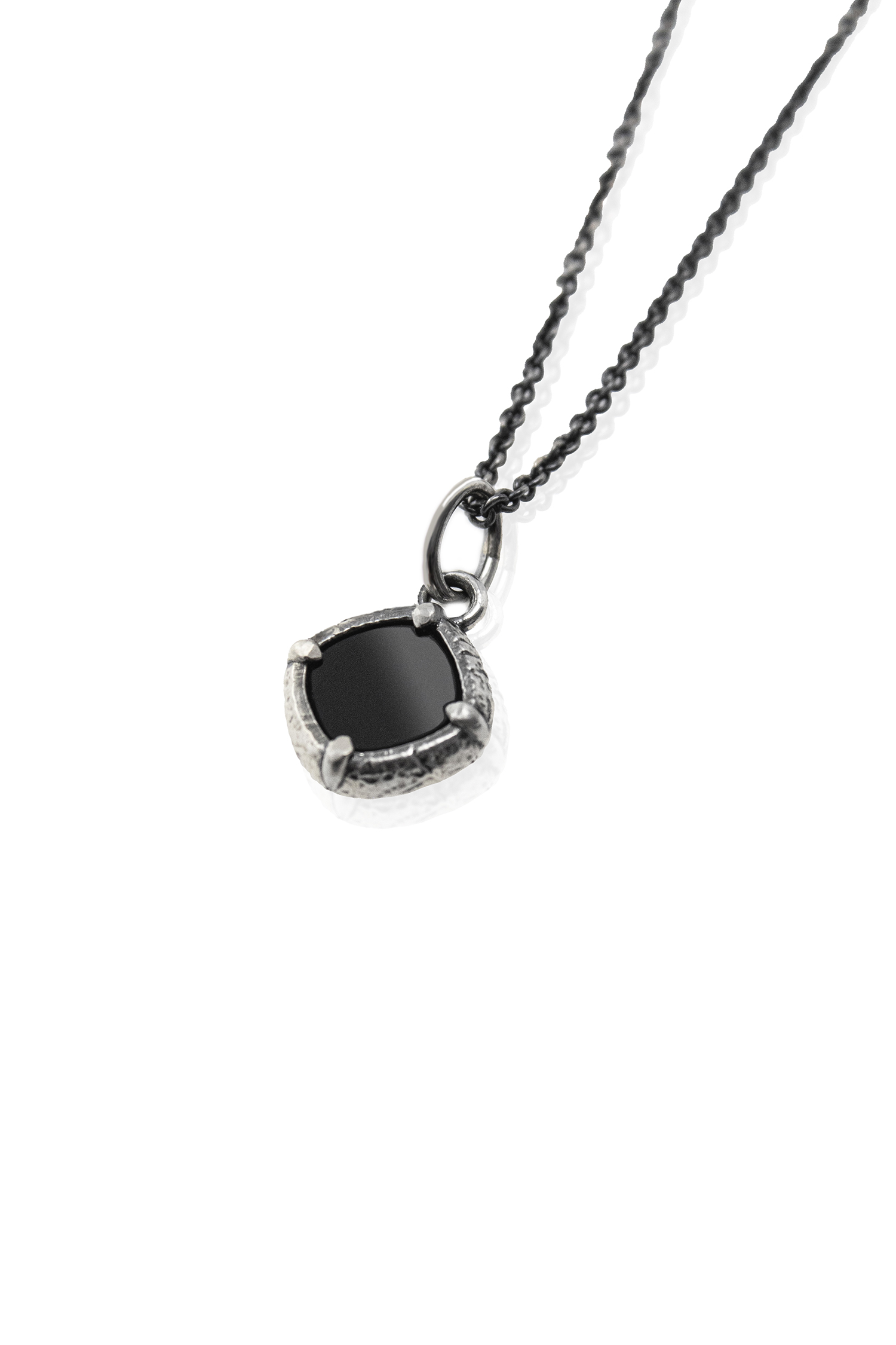 Collana OSKURA con pendente in onice nero